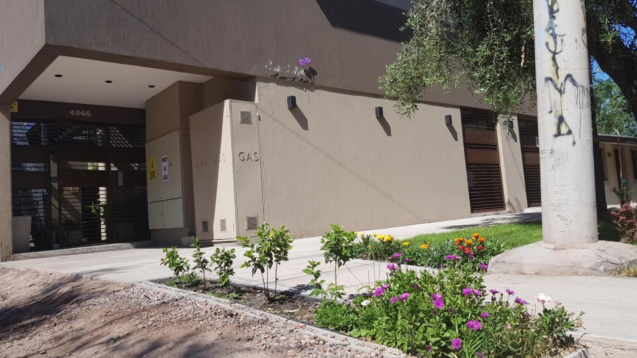 Departamento En Complejo Las Lilas Mendoza Appartement Buitenkant foto
